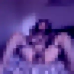 Albane, 29 ans, connectée à Cabannes pour une rencontre coquine