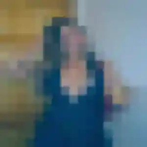 Rejoins Phoebe, 25 ans à Château-Arnoux-Saint-Auban en t'inscrivant