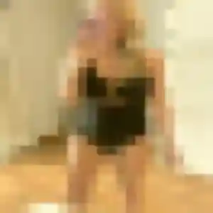 Contacte Colombine, 22 ans à La Crau en t'inscrivant