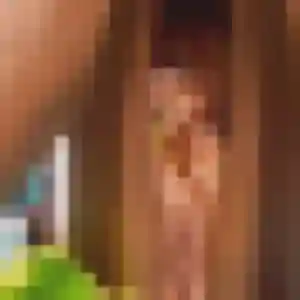 Eugenie (21 ans) à Le Val attend un rencontre sexy aujourd'hui