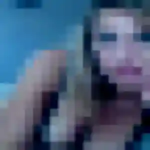 Lucienne, 19 ans, en ligne à Rousset pour un rencontre sexy